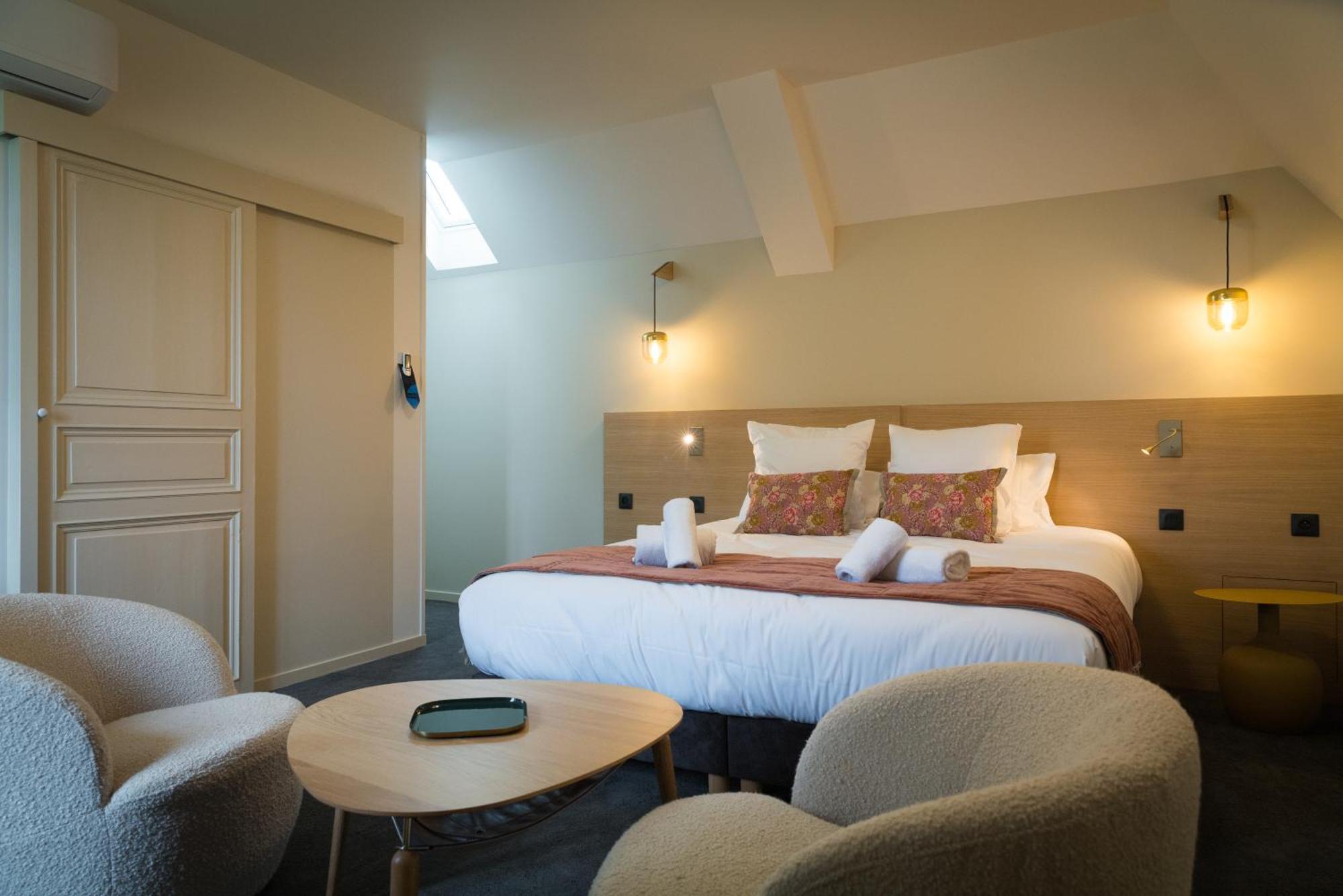 Domaine De L'ecorcerie Hotel